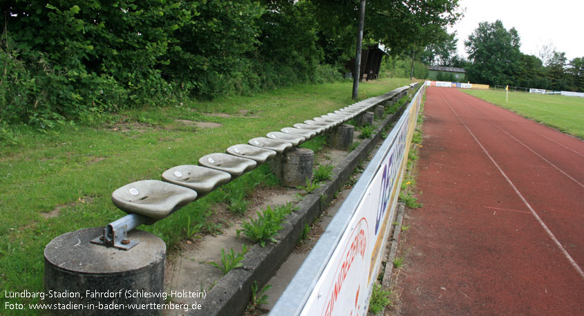 Lundbarg-Stadion, Fahrdorf