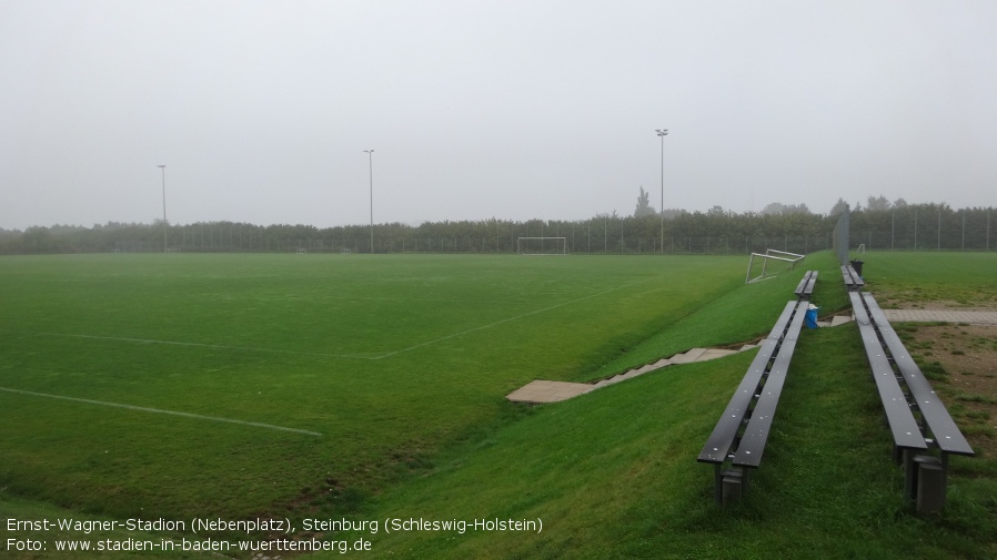 Steinburg, Ernst-Wagener-Stadion (Nebenplatz)