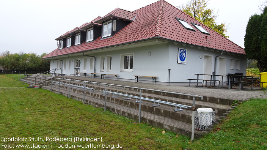 Rodeberg, Sportplatz Struth