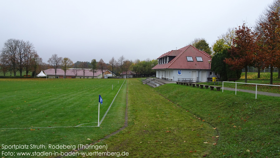 Rodeberg, Sportplatz Struth